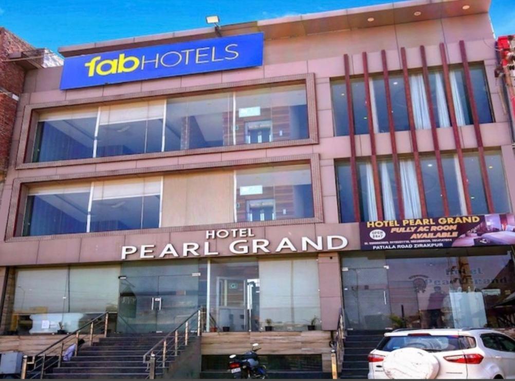 Hotel Pearl Grand-Family Hotel-Feel Like Home Zirakpur Εξωτερικό φωτογραφία